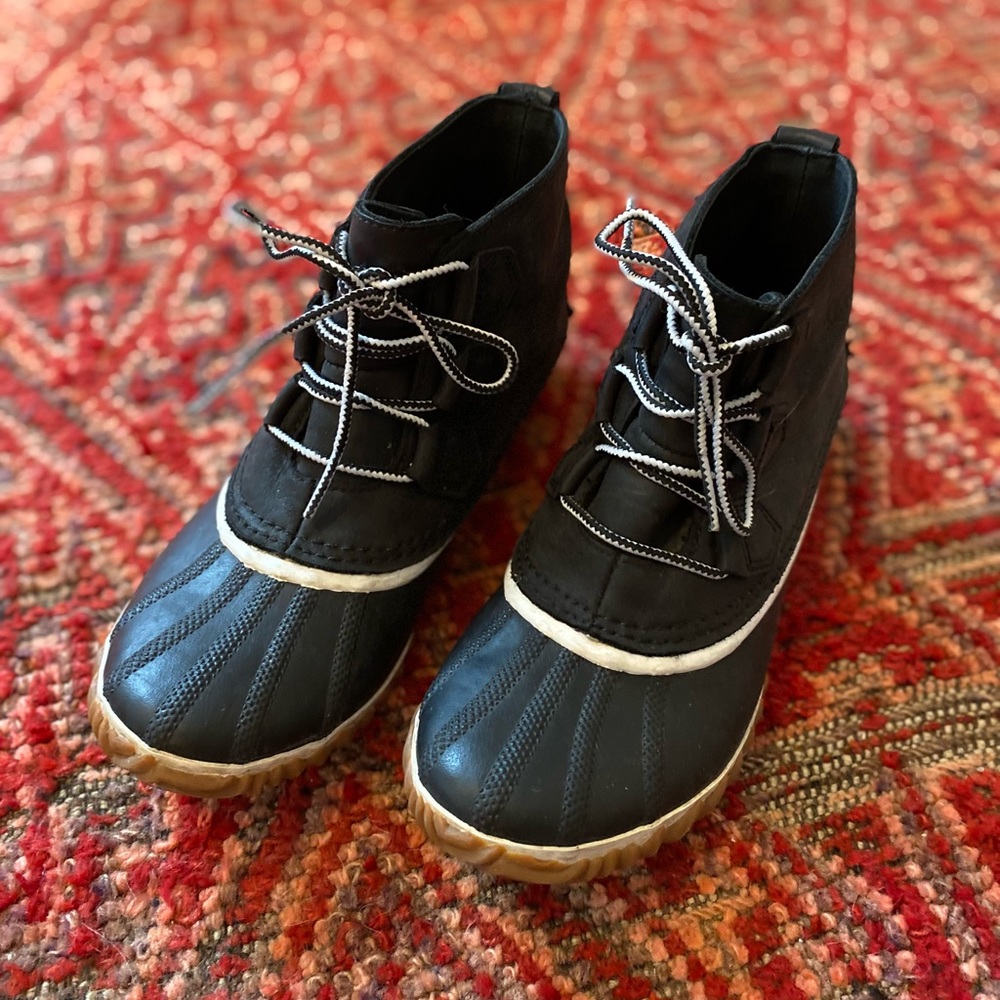 SOREL OUT N ABOUT BOOTS 9